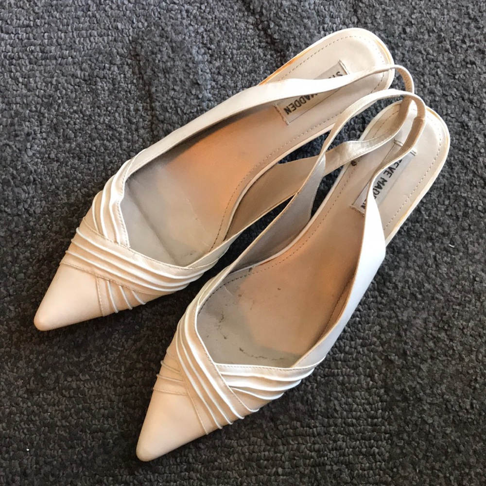 White leather point toe kitten heel